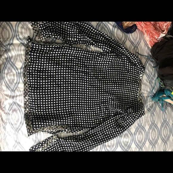 Gorgeous top - Picture 5 of 8